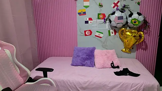 Sophie19   online show from 07-06-26, 12:23