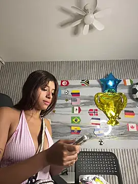 Sophie19   online show from 06-21-26, 09:15