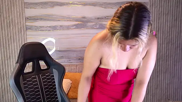 Sophie19   online show from 05-10-26, 12:42