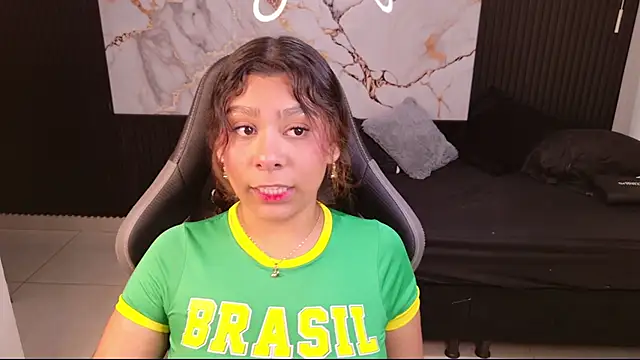 Sophie19   online show from 03-05-26, 12:13