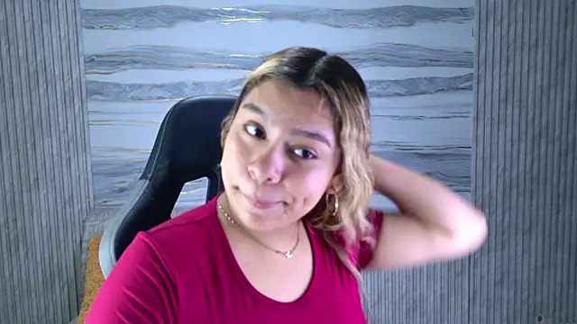 Sophie19   online show from 05-13-26, 11:39