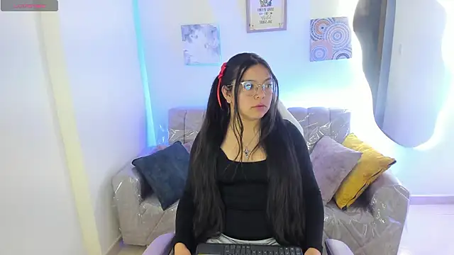 Snapshot of Afrodita_rouss chatting on 02-18-26, 08:27 Afrodita rouss online show from 02-18-26, 08:27