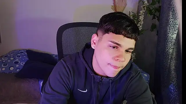 eithan jonnes online show from 04-10-26, 09:11