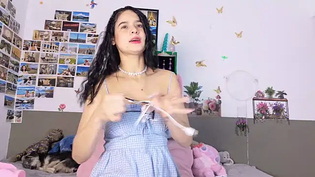 Snapshot of catalina_santana4 chatting on 05-24-26, 04:56 catalina santana4 online show from 05-24-26, 04:56