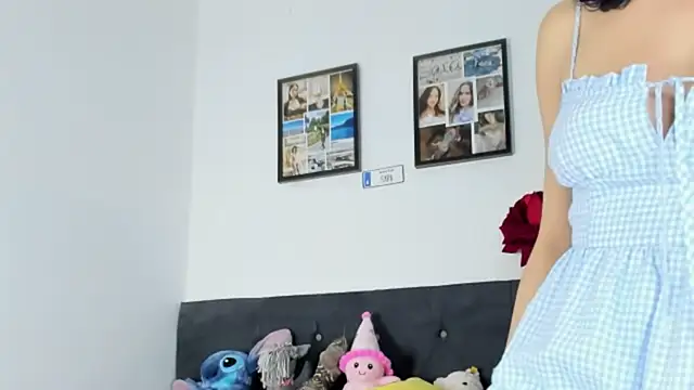 Snapshot of catalina_santana4 chatting on 02-11-26, 06:13 catalina santana4 online show from 02-11-26, 06:13