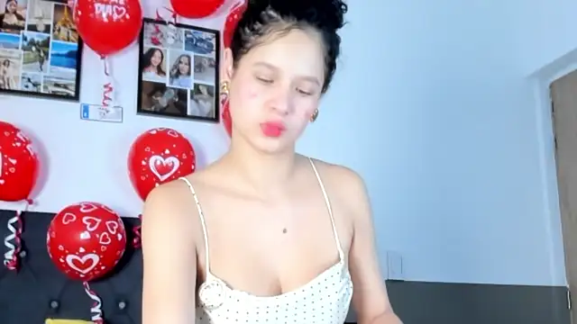 Snapshot of catalina_santana4 chatting on 02-14-26, 03:51 catalina santana4 online show from 02-14-26, 03:51