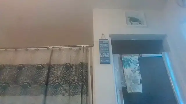 Snapshot of Tallhungandcloudy chatting on 02-10-26, 04:17 Tallhungandcloudy online show from 02-10-26, 04:17