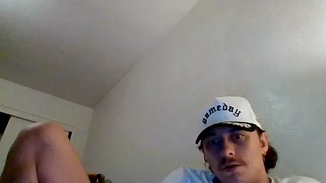 Snapshot of Tallhungandcloudy chatting on 02-18-26, 07:49 Tallhungandcloudy online show from 02-18-26, 07:49