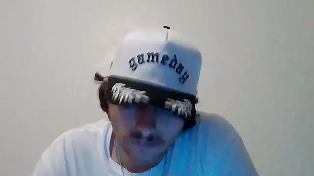 Snapshot of Tallhungandcloudy chatting on 02-26-26, 03:06 Tallhungandcloudy online show from 02-26-26, 03:06