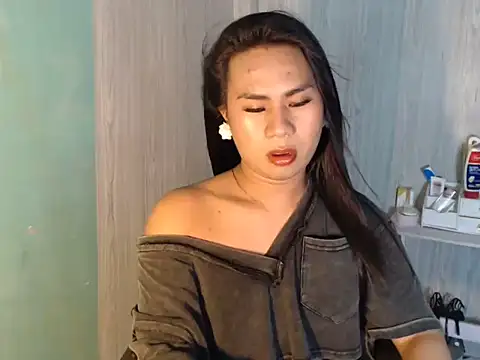 Snapshot of mauie69 chatting on 06-18-26, 10:26 mauie69 online show from 06-18-26, 10:26