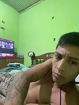 Snapshot of lpm125 chatting on 04-05-26, 04:19 lpm125 online show from 04-05-26, 04:19