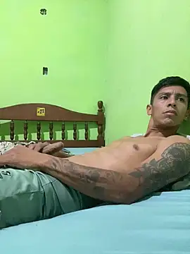 Snapshot of lpm125 chatting on 02-15-26, 04:02 lpm125 online show from 02-15-26, 04:02