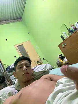 Snapshot of lpm125 chatting on 02-11-26, 03:39 lpm125 online show from 02-11-26, 03:39