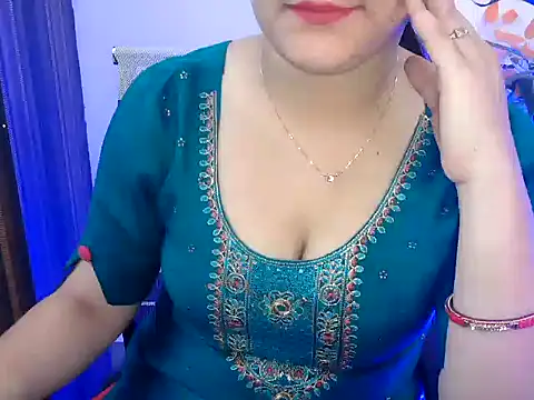 Snapshot of _chitranshi chatting on 02-28-26, 04:45 chitranshi online show from 02-28-26, 04:45