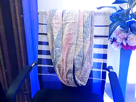 Snapshot of _chitranshi chatting on 02-17-26, 05:49 chitranshi online show from 02-17-26, 05:49