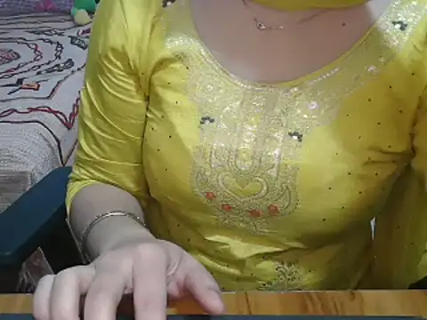 Snapshot of _chitranshi chatting on 02-10-26, 05:39 chitranshi online show from 02-10-26, 05:39