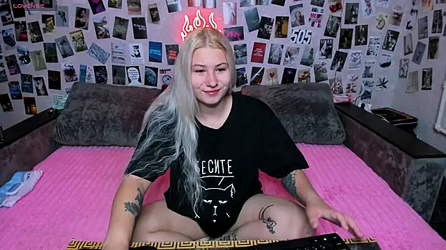 Snapshot of x_Ulya1cutex chatting on 06-26-26, 05:52 x Ulya1cutex online show from 06-26-26, 05:52