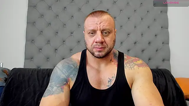 Snapshot of Samson_Legend chatting on 12-15-25, 10:32 Samson Legend online show from 12-15-25, 10:32