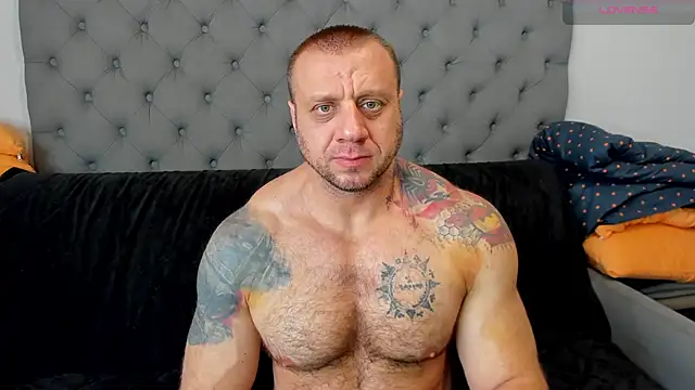 Snapshot of Samson_Legend chatting on 10-22-25, 11:42 Samson Legend online show from 10-22-25, 11:42