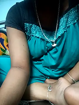 Snapshot of cutezara4 chatting on 02-13-26, 07:14 cutezara4 online show from 02-13-26, 07:14