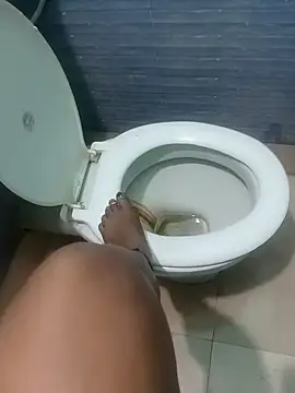 Snapshot of cutezara4 chatting on 02-14-26, 07:47 cutezara4 online show from 02-14-26, 07:47