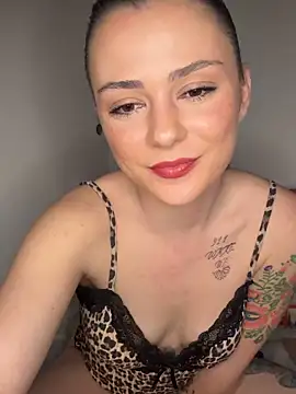 alwayshornyvivi online show from 04-10-26, 08:05