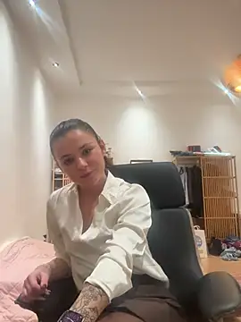 alwayshornyvivi online show from 02-21-26, 05:04