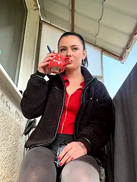 alwayshornyvivi online show from 03-25-26, 08:14