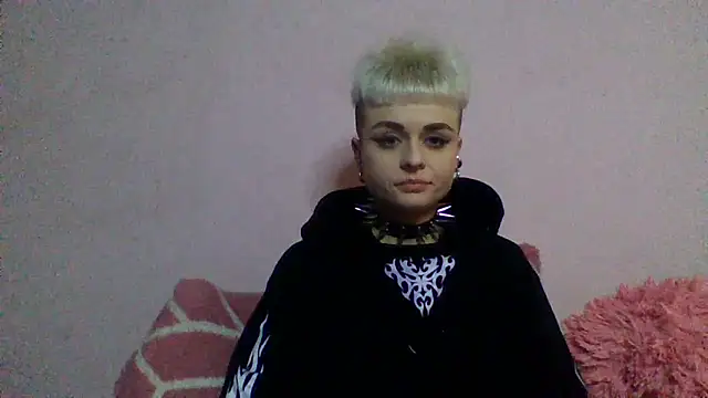 Snapshot of AlisaDear257 chatting on 02-10-26, 02:05 AlisaDear257 online show from 02-10-26, 02:05