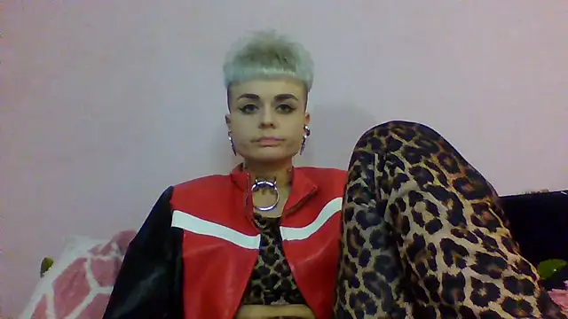 Snapshot of AlisaDear257 chatting on 02-17-26, 12:24 AlisaDear257 online show from 02-17-26, 12:24