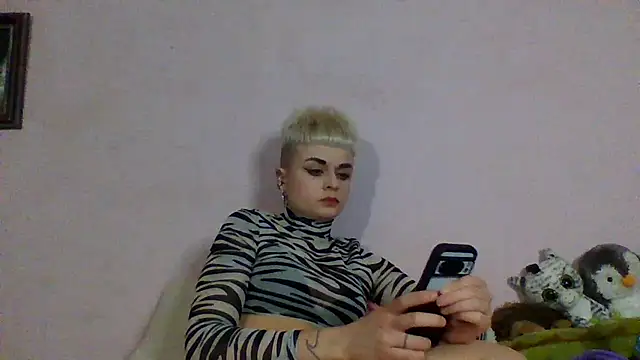 AlisaDear257 online show from 04-19-26, 07:38