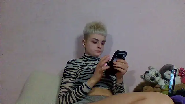 AlisaDear257 online show from 04-15-26, 07:18