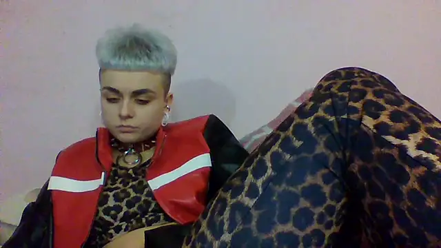 Snapshot of AlisaDear257 chatting on 02-25-26, 01:22 AlisaDear257 online show from 02-25-26, 01:22