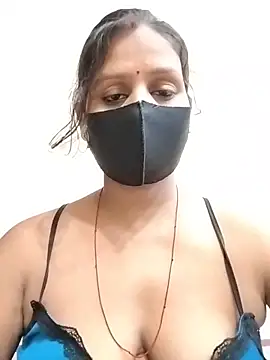 Snapshot of ankita077 chatting on 06-18-26, 11:04 ankita077 online show from 06-18-26, 11:04