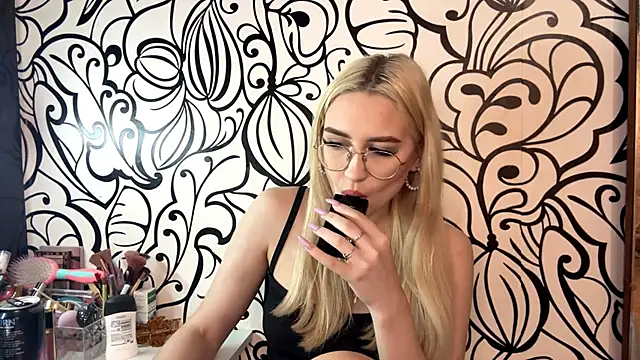 Kat Catherine online show from 02-28-26, 11:10