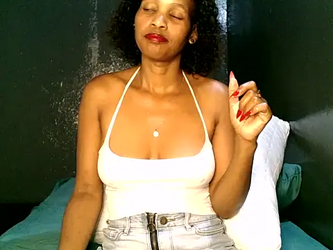 Snapshot of Mabelle_Eveline chatting on 02-28-26, 05:12 Mabelle Eveline online show from 02-28-26, 05:12