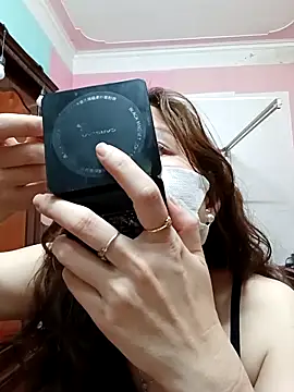 Snapshot of Trang26 chatting on 02-28-26, 12:21 Trang26 online show from 02-28-26, 12:21