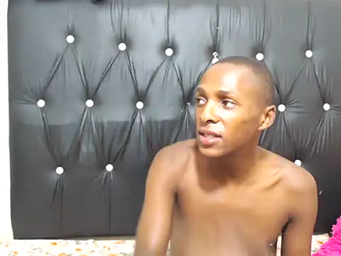 NtandoXx online show from 02-15-26, 08:41