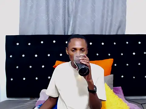 NtandoXx online show from 04-10-26, 03:02