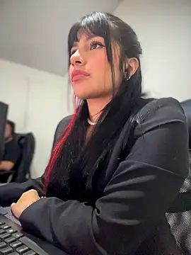 Snapshot of nyx__x chatting on 02-25-26, 08:08 nyx x online show from 02-25-26, 08:08