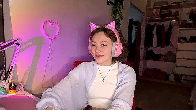 Snapshot of SlunkRear chatting on 02-22-26, 10:11 SlunkRear online show from 02-22-26, 10:11