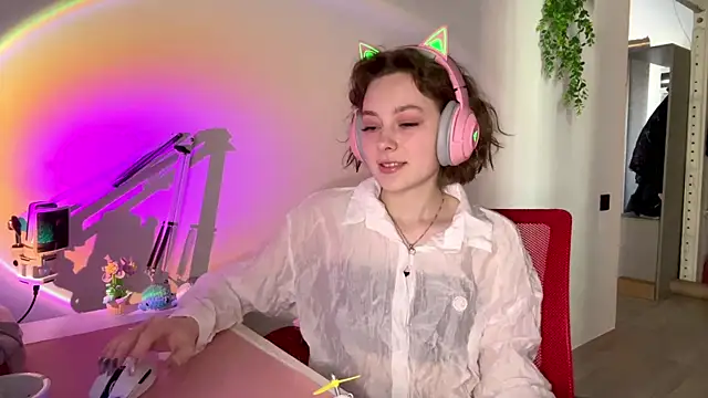 Snapshot of SlunkRear chatting on 02-10-26, 11:48 SlunkRear online show from 02-10-26, 11:48