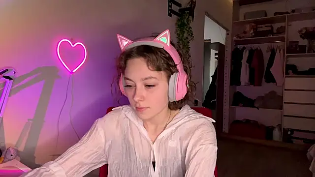 Snapshot of SlunkRear chatting on 02-26-26, 10:21 SlunkRear online show from 02-26-26, 10:21