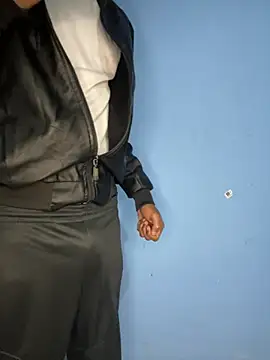 Snapshot of mondacuo3000 chatting on 02-25-26, 06:46 mondacuo3000 online show from 02-25-26, 06:46