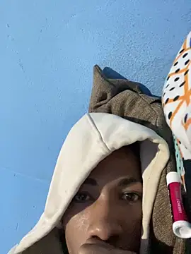 Snapshot of mondacuo3000 chatting on 02-20-26, 12:18 mondacuo3000 online show from 02-20-26, 12:18