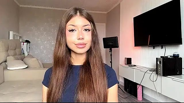 Snapshot of You_Club_Winx chatting on 06-28-26, 08:20 You Club Winx online show from 06-28-26, 08:20