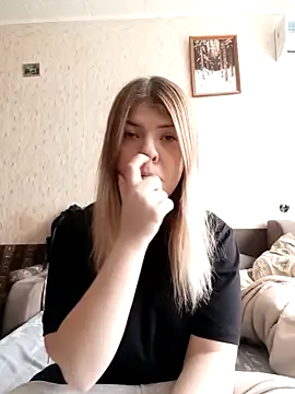 Snapshot of EvaTallor chatting on 03-02-26, 06:25 EvaTallor online show from 03-02-26, 06:25