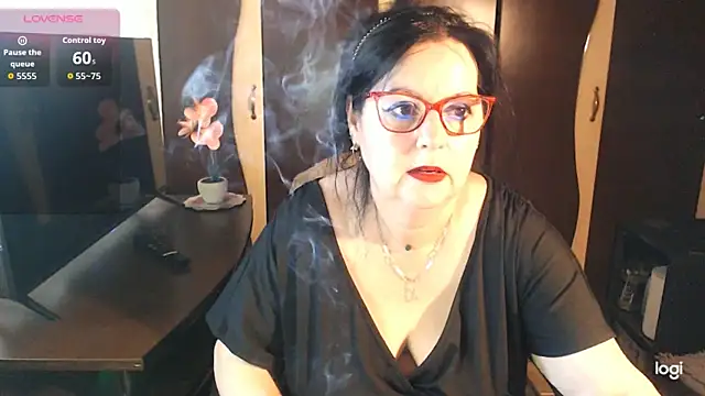exiMIlf online show from 05-18-26, 11:15