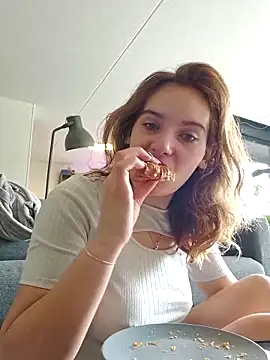 sweetsophie69 online show from 03-31-26, 11:01