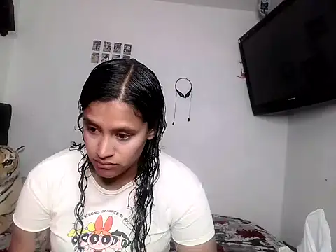 luna E online show from 02-17-26, 01:08